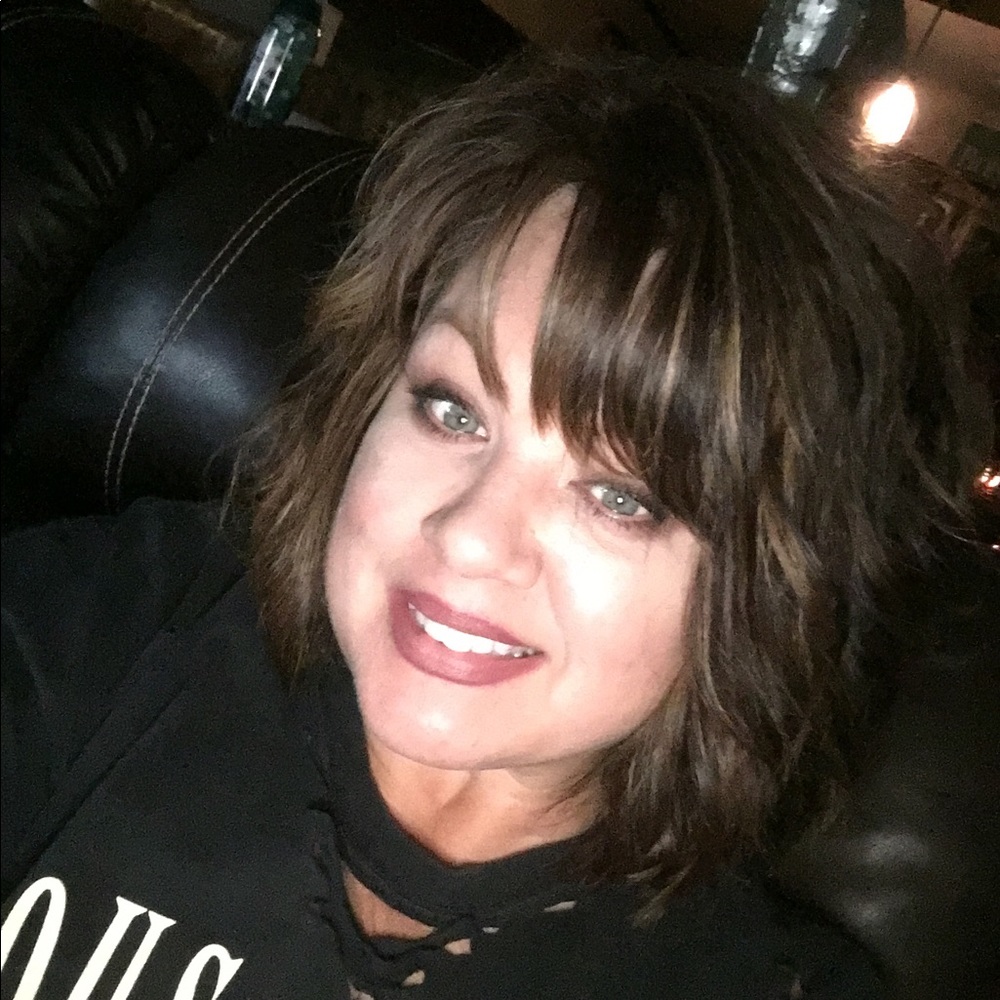 Meet your Posher, Angie